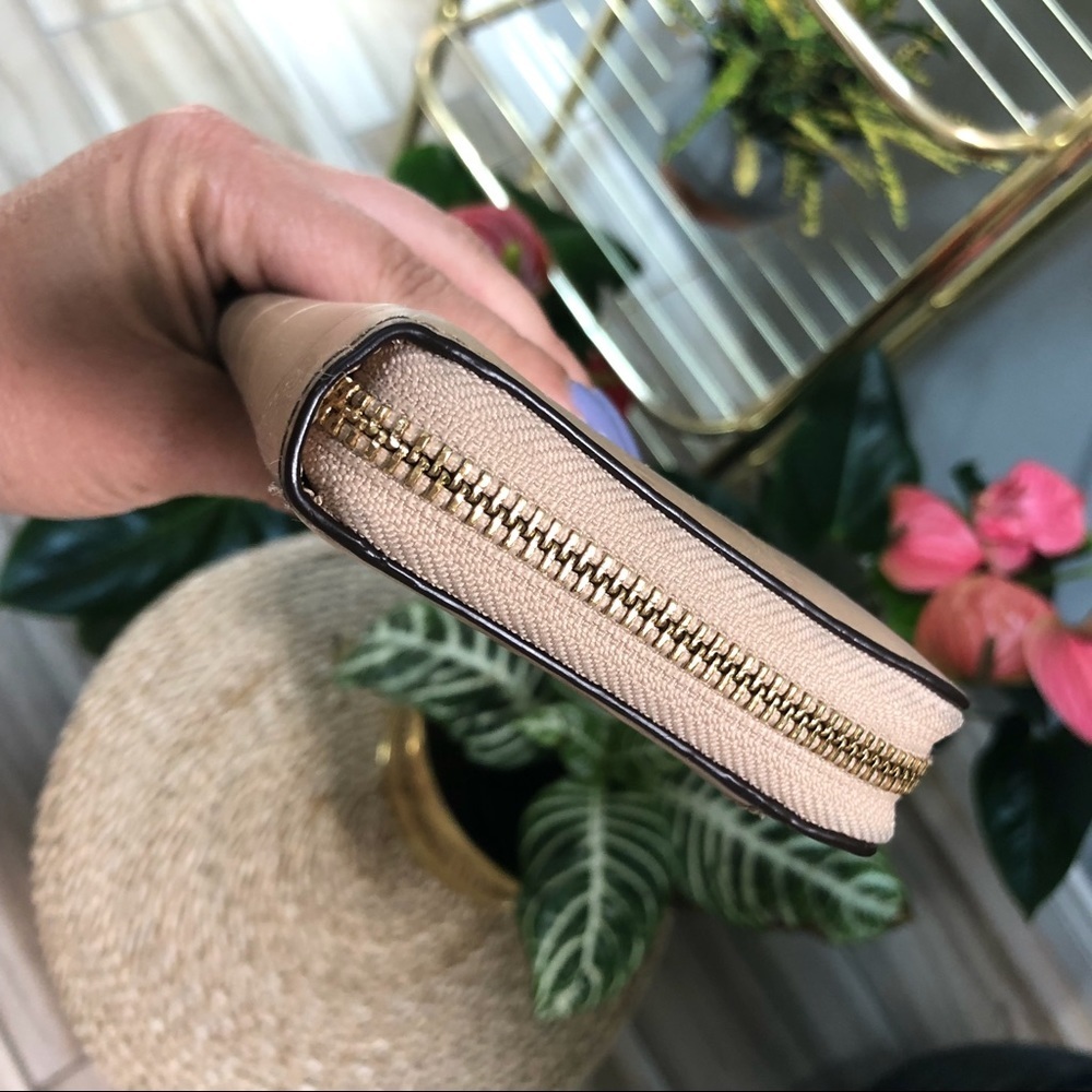 Vintage Leather Coach Wrap Around Zipper Wallet - Picture 4 of 9